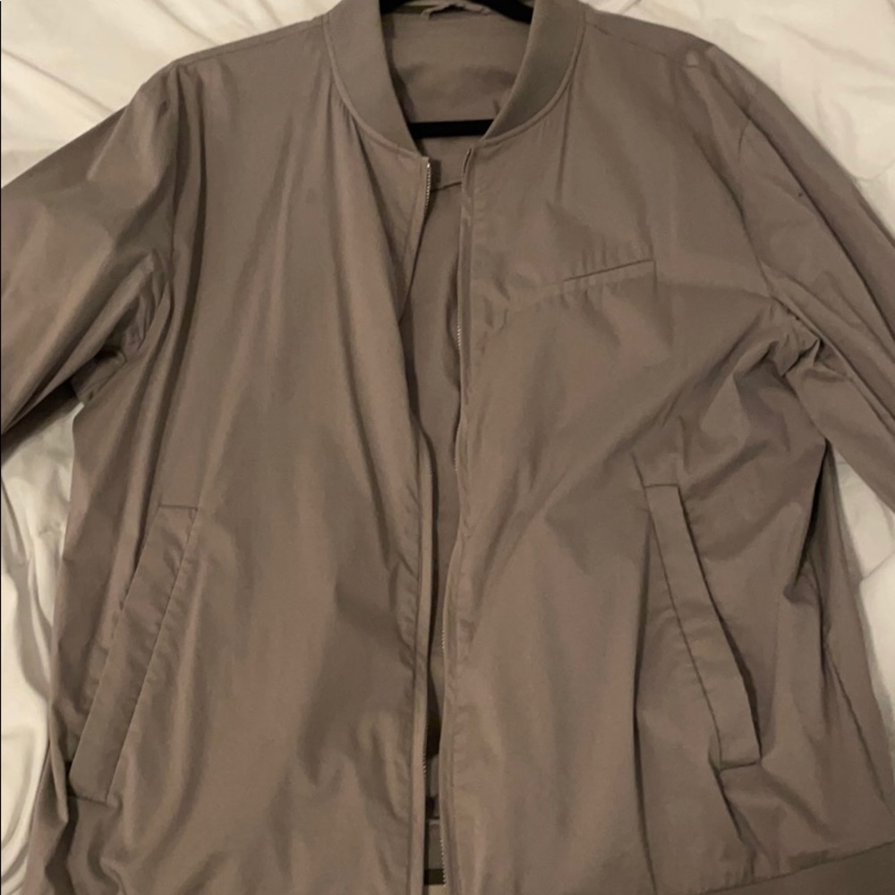 Gray bomber